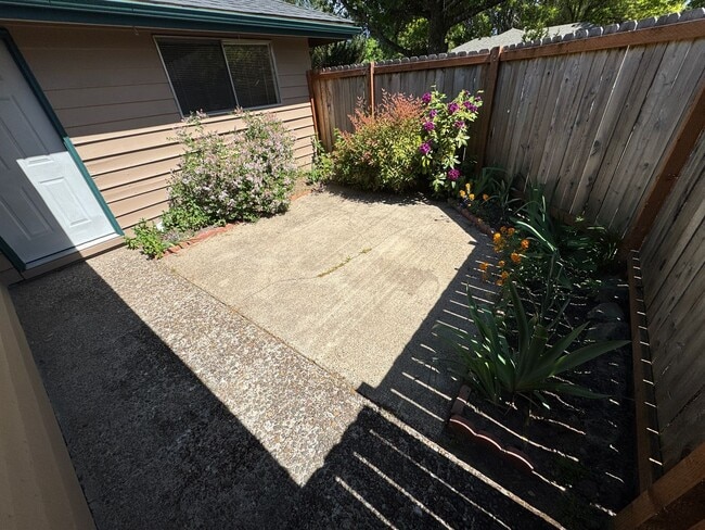Building Photo - (HMA) Lancaster Fourplex - 1 Bedroom / 1 Bathroom w/ Carport Unit 3232-1