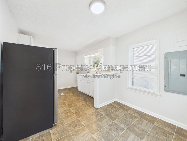 Photo - 1309 E 84th Terrace