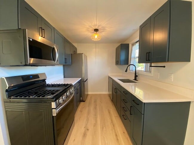 Photo - Welcome to this charming 3-bedroom, 1-bathroom home located in the heart of Springfield, OH+