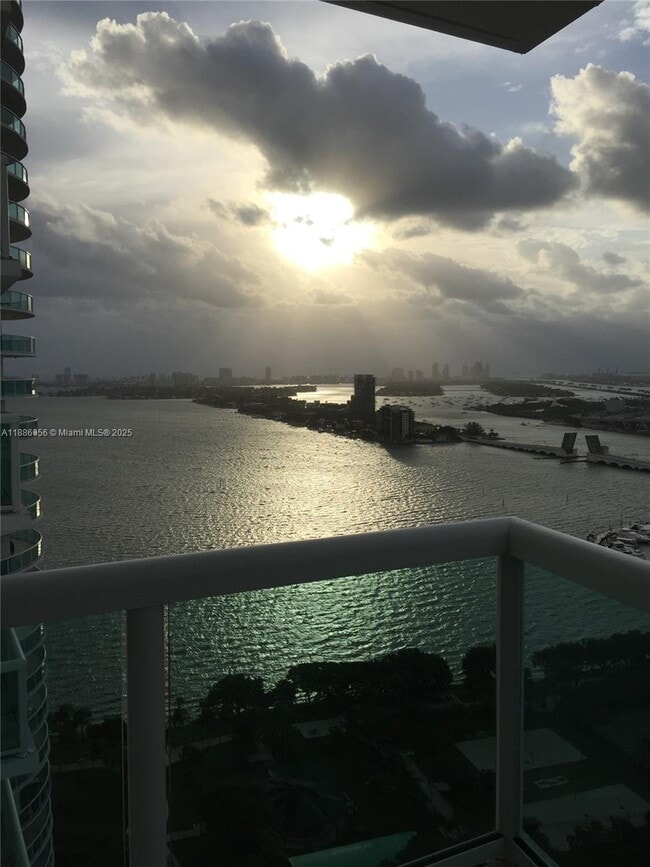 Building Photo - 1800 N Bayshore Dr Unit 1715