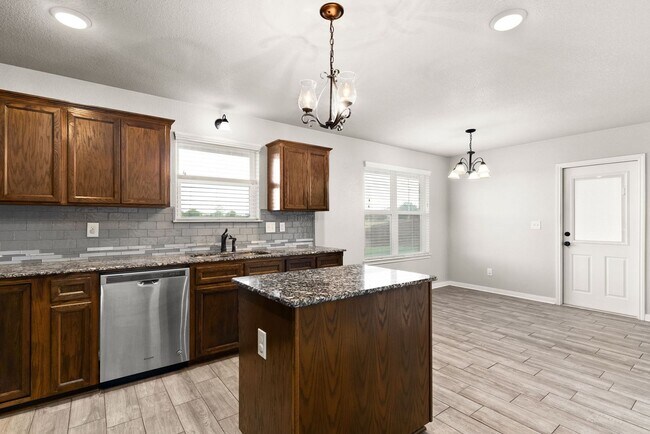 Photo - 6908 Catherine Dr