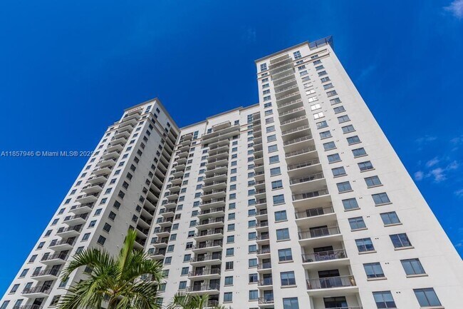 Building Photo - 999 SW 1st Ave Unit 2307