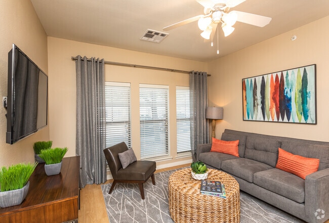 1BR, 1BA W/ STUDY - 781SF Living Room