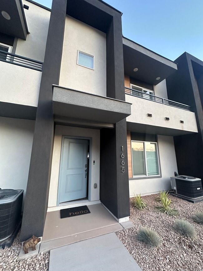 Building Photo - Townhome in Long Valley!