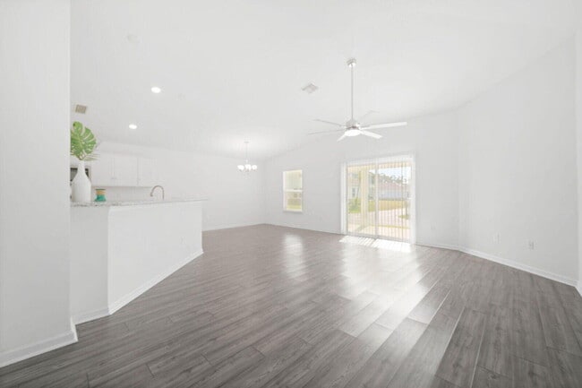 Photo - 146 Old Canoe Ln