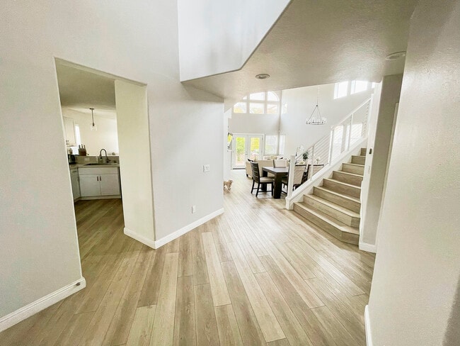 Photo - 951 Norella St