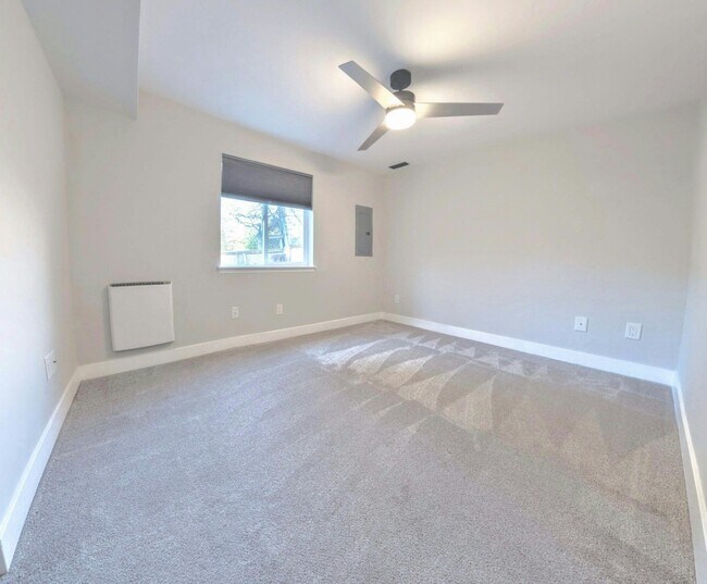 Photo - 210 N 87th St Unidad B