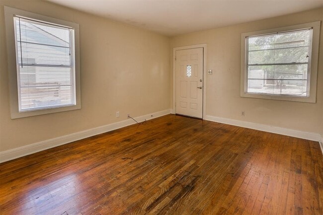 Photo - 5504 Avenue F