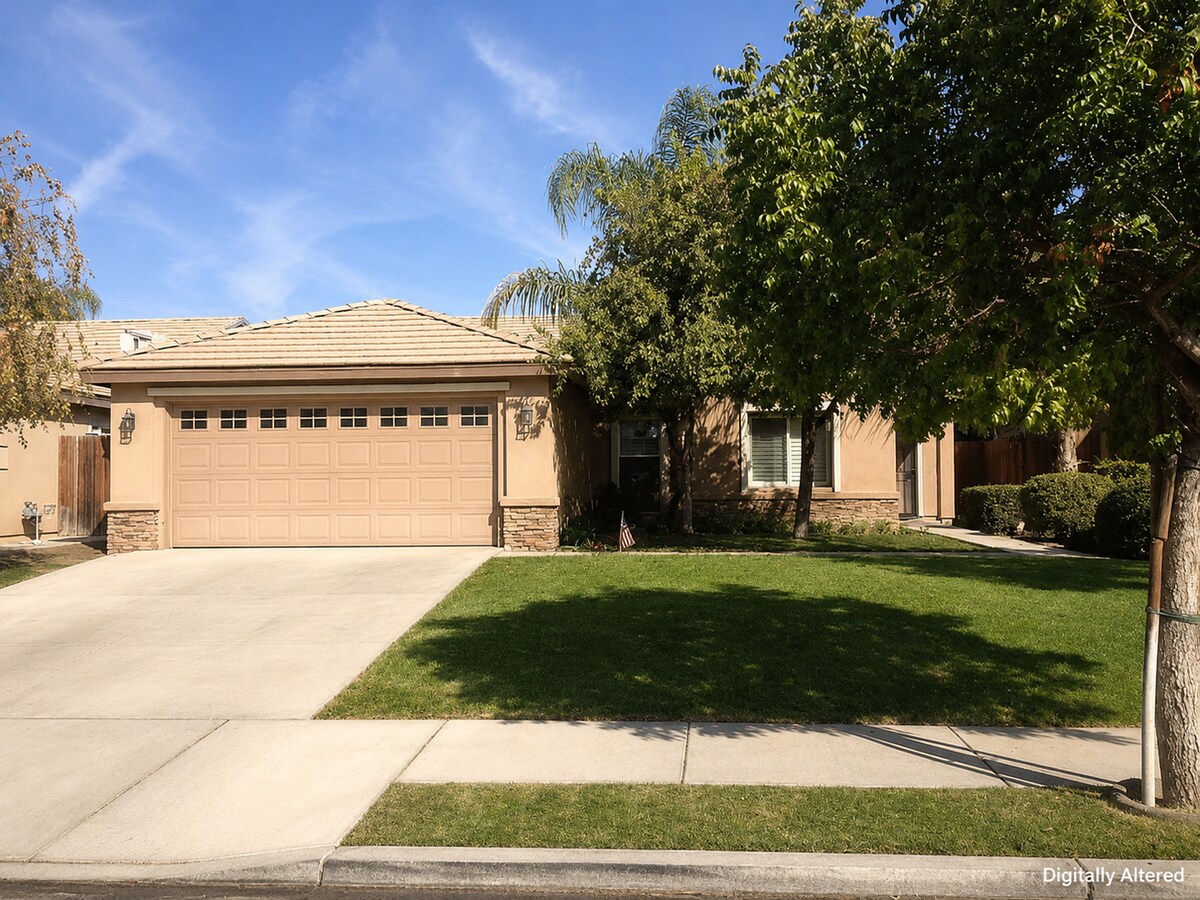 3 Bedroom, 2 Bath Home with Attached 2-Car Garage - 3 Bedroom, 2 Bath Home with Attached 2-Car Garage