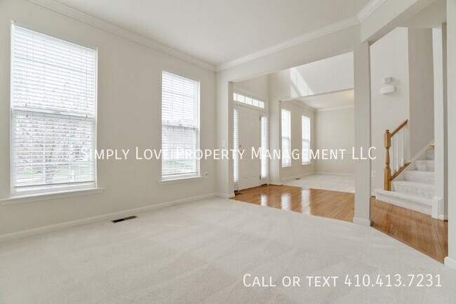 Photo - 9800 Traver St