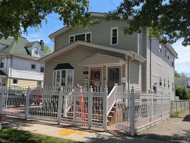Photo - 140-19 247th St