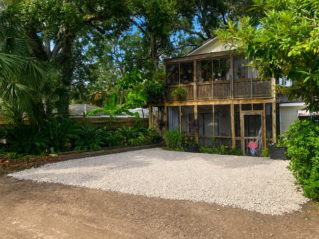 Building Photo - 409 Oleander St Unit B