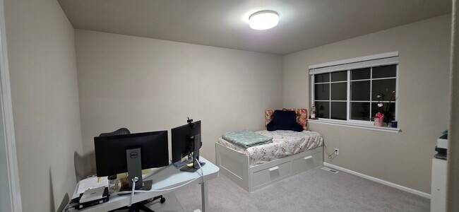 Photo - Amazing 4bed/2.5bath Home in Bonney Lake with Peak a Boo View of Mt. Rainer!