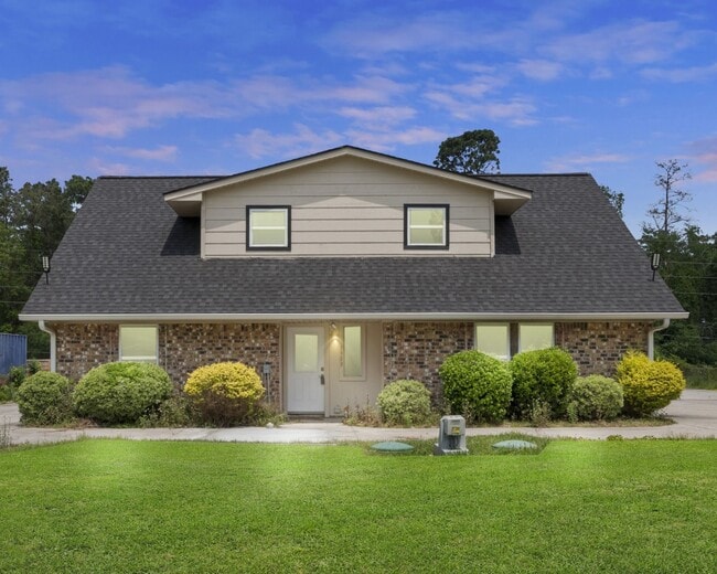 Photo - 1903 Pinewoods Way