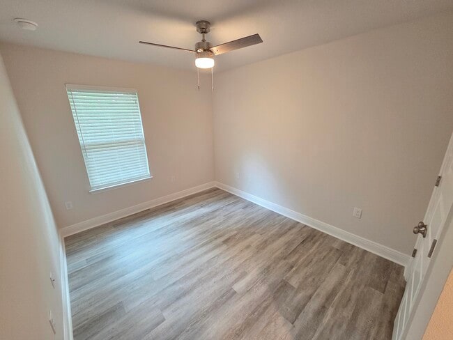 Photo - 1030 McLaren Cir
