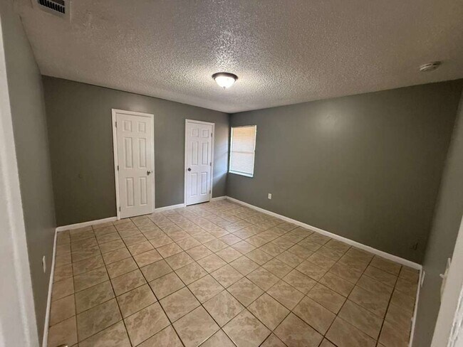 Photo - 2570-2572 Chestnut Woods Dr Unit 2572 Chestnut Woods Dr