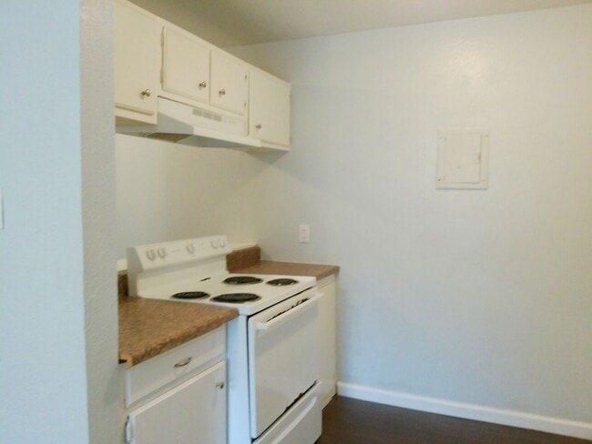 Photo - 2026 Waldron Rd