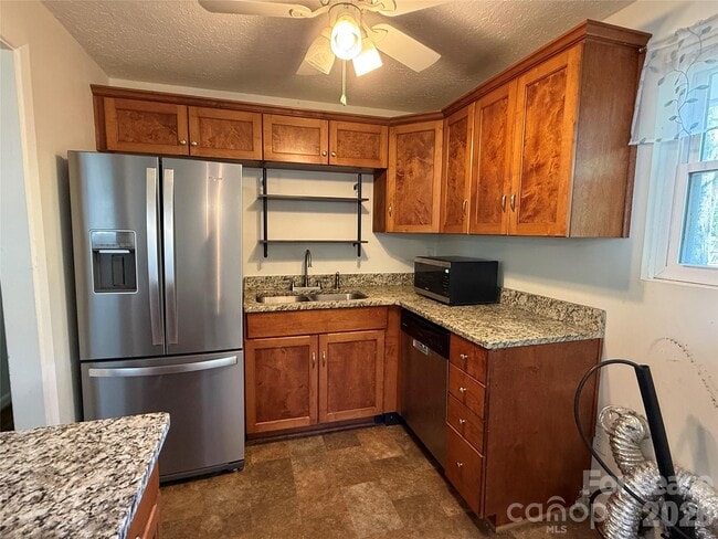 Photo - 910 Edgemont Ave