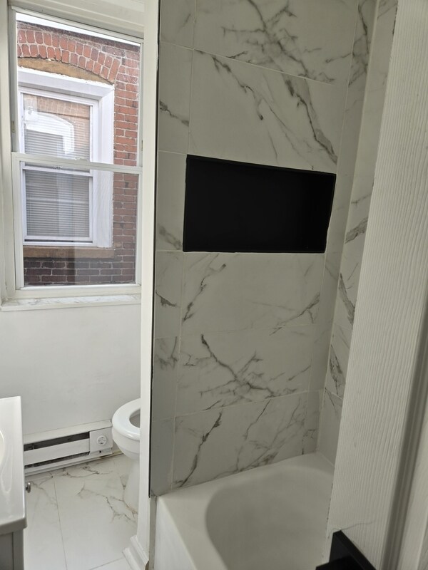 Photo - 6330 Regent St