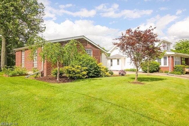 Photo - 7003 Brecksville Rd