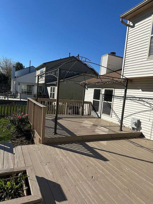 Photo - Welcome to this stunning 3 bed/3 bath sing...