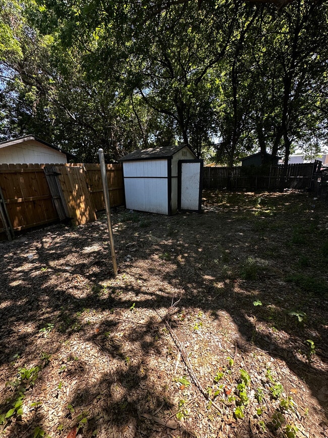 Photo - 2463 Fort Worth St