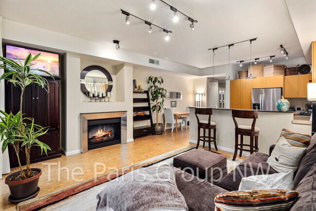 Building Photo - Gorgeous Lower Queen Anne 1BR is Perfect! * Above Safeway Unit #105