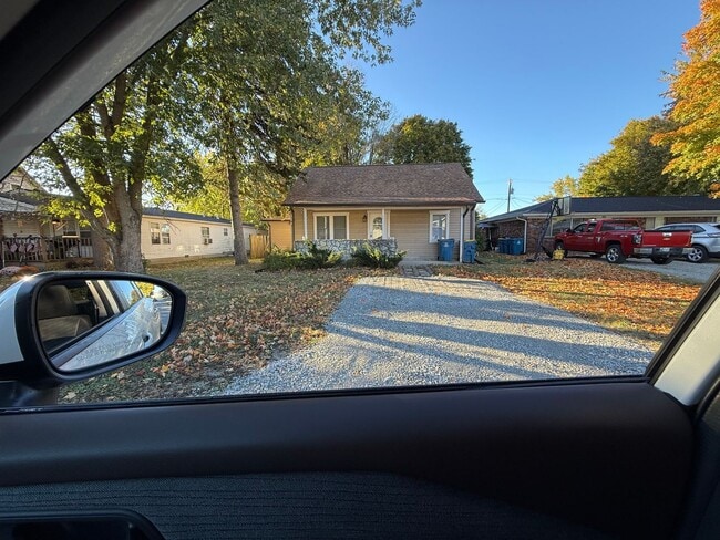 Building Photo - House for Rent