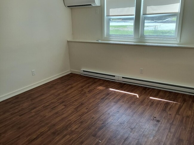 Photo - 8 Renarl Ave Unit 2