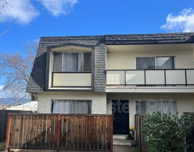 Photo - 857 S Oak St Unit Apt 9