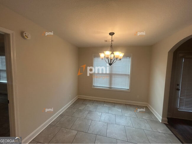 Photo - 209 Allington Walk