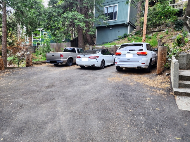 Photo - 880 High Rd Unit #C