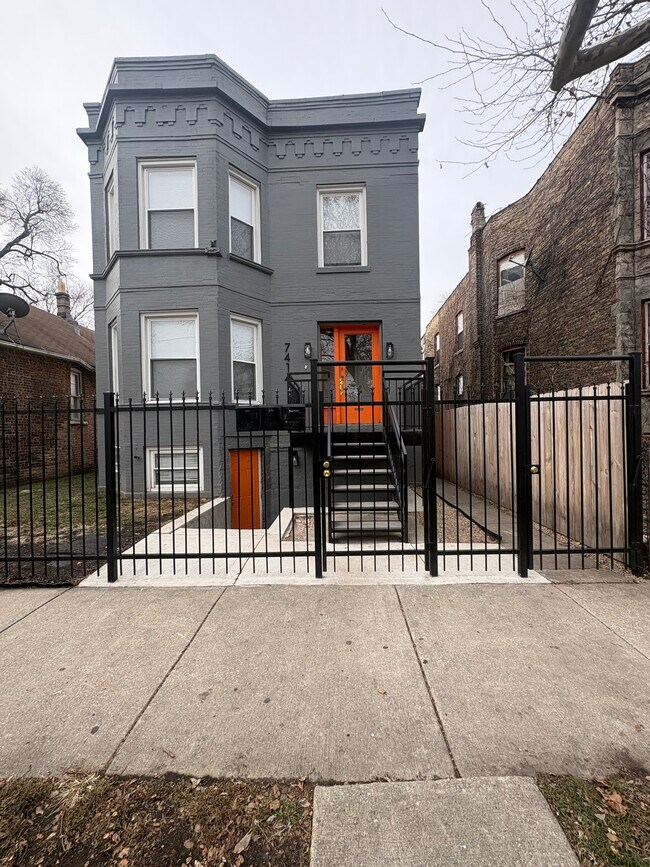 Photo - 7414 S Maryland Ave Unit 2