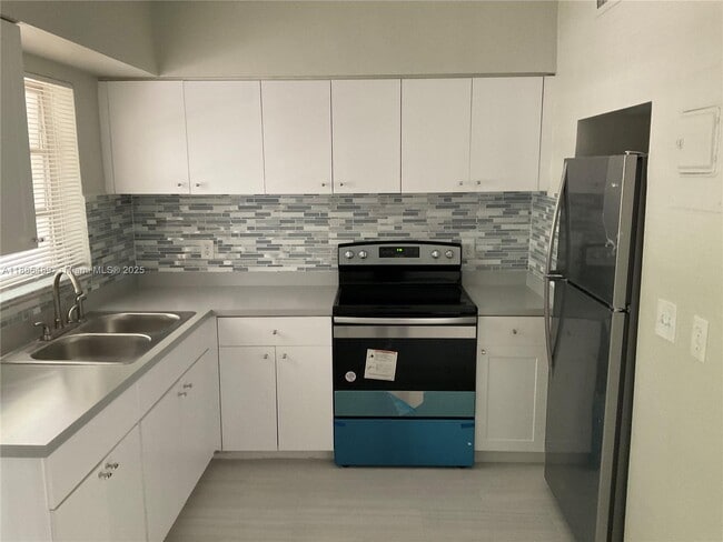 Photo - 510 SE 9th St Unit 8