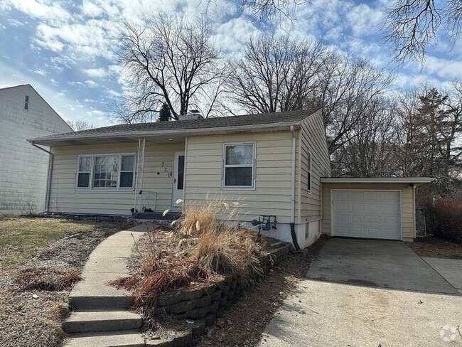 Building Photo - 711 Beach Ave Rental