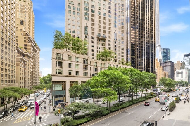 Photo - 62 W 62nd St