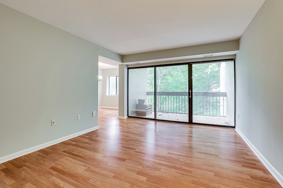 Photo - 2210 Springwood Dr Unit 207