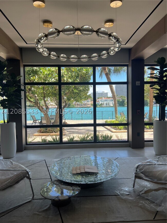 10101 E Bay Harbor Dr Unit 301