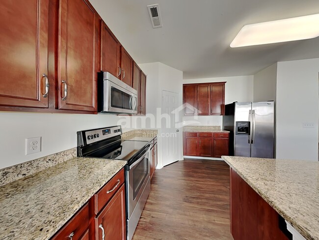 Photo - 2010 Blue Stream Ln