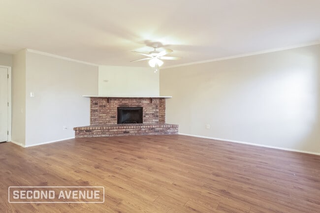 416 Woodcrest Way