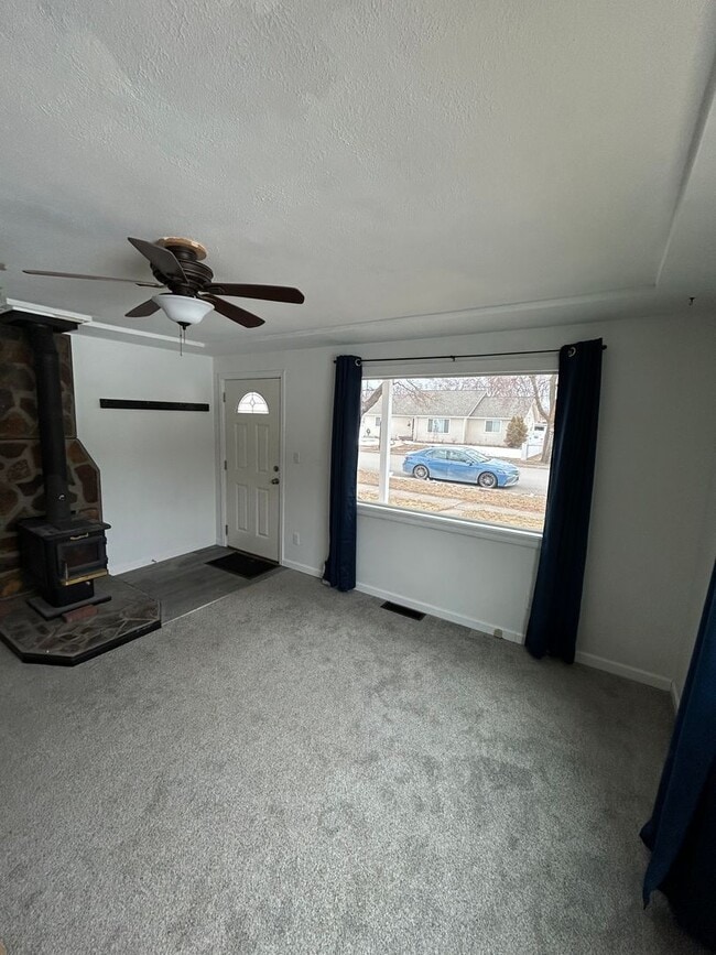 Photo - 436 7th Ave W