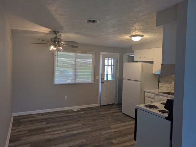 Photo - 7465 Rob St NW