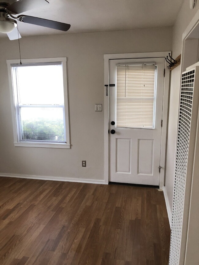 Photo - $2,095 / 1br - 400 sqft - 1 Bed 1 Bath Cot... Unit #1008 Seacoast Dr