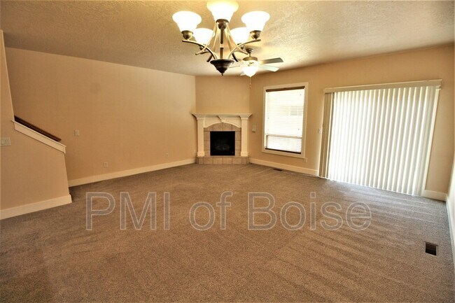 Photo - 2218 S Dorothy Ave Casa Adosada