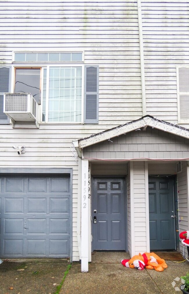 Building Photo - 2 Bedroom Plus Bonus Room - Tigard Townhom... Rental