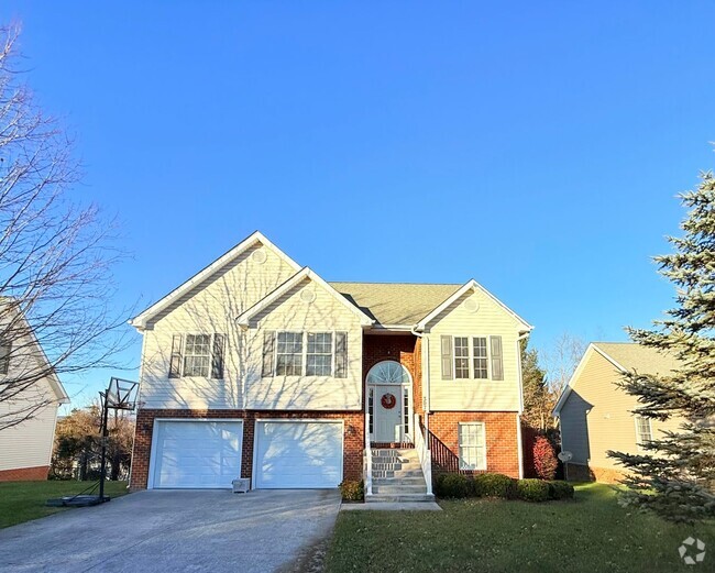 Building Photo - 307 Heartwood Crossing Rental