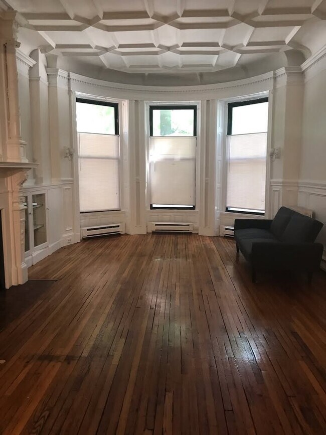 Building Photo - 471 Commonwealth Ave Unit 1 Rental