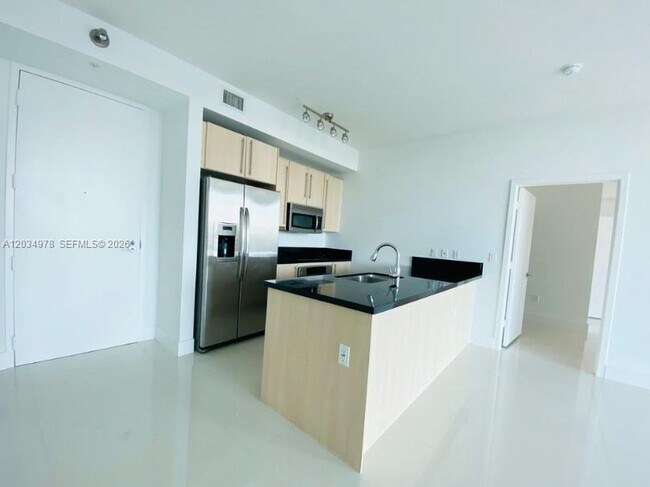 Photo - 79 SW 12th St Unidad 2303-S
