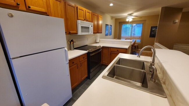 Photo - 30 Spyglass Ln