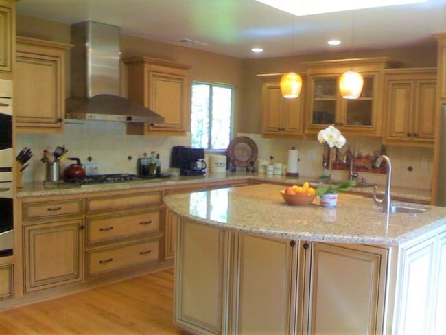 Photo - 3973 Loganberry Dr